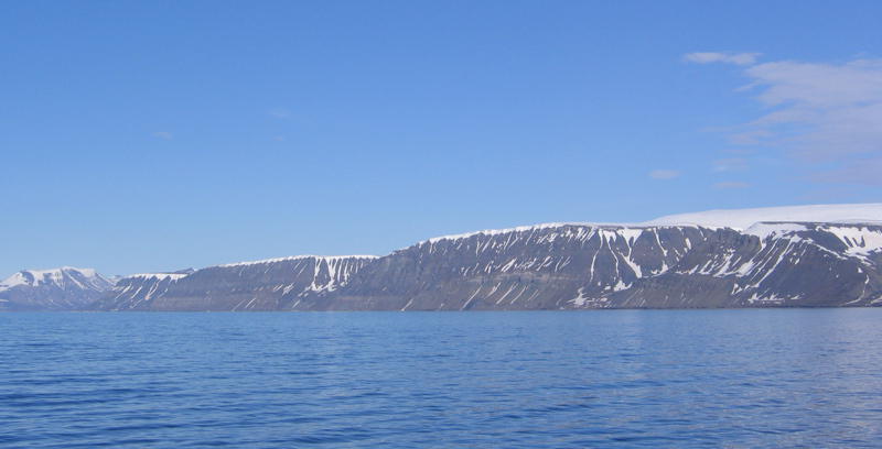 Table mountains in Islfjorden